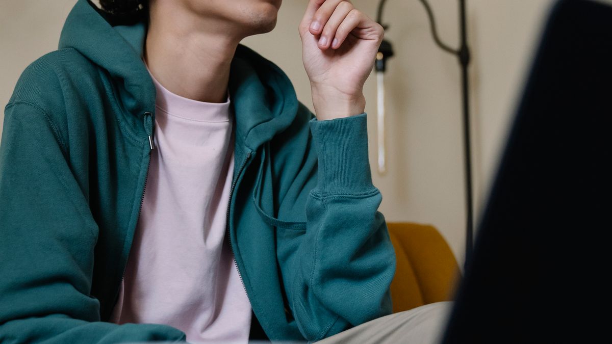 聚鑫汇app注册|暗潮与星火:论情感博弈中的叙事张力